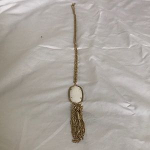 Gold kendra scott necklace